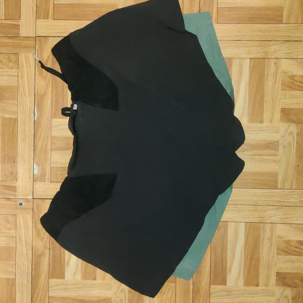 On Running 2 In 1 Shorts Size Large - image 5